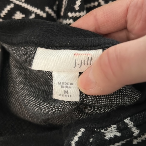 J. Jill Black & White Patterned Sweater Size MP - Picture 6 of 6